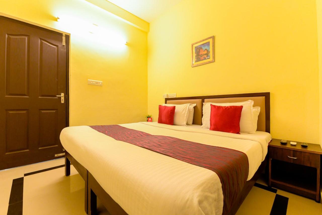 Oyo 8273 Diamond Inn Kochi Luaran gambar